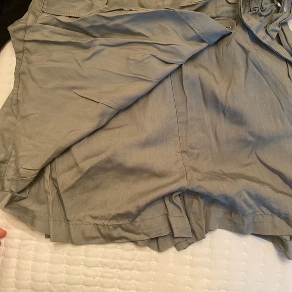 Olive green shorts/skirt - Picture 2 of 5